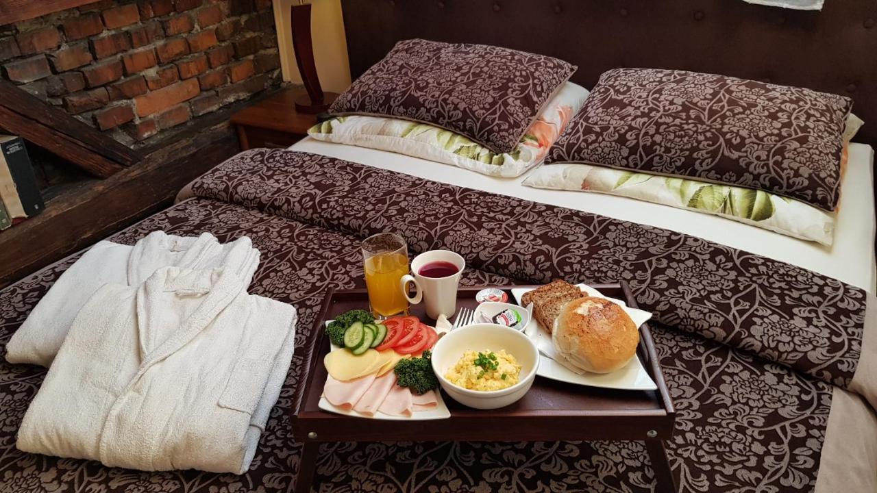 Midas Strzyżów Esterno foto